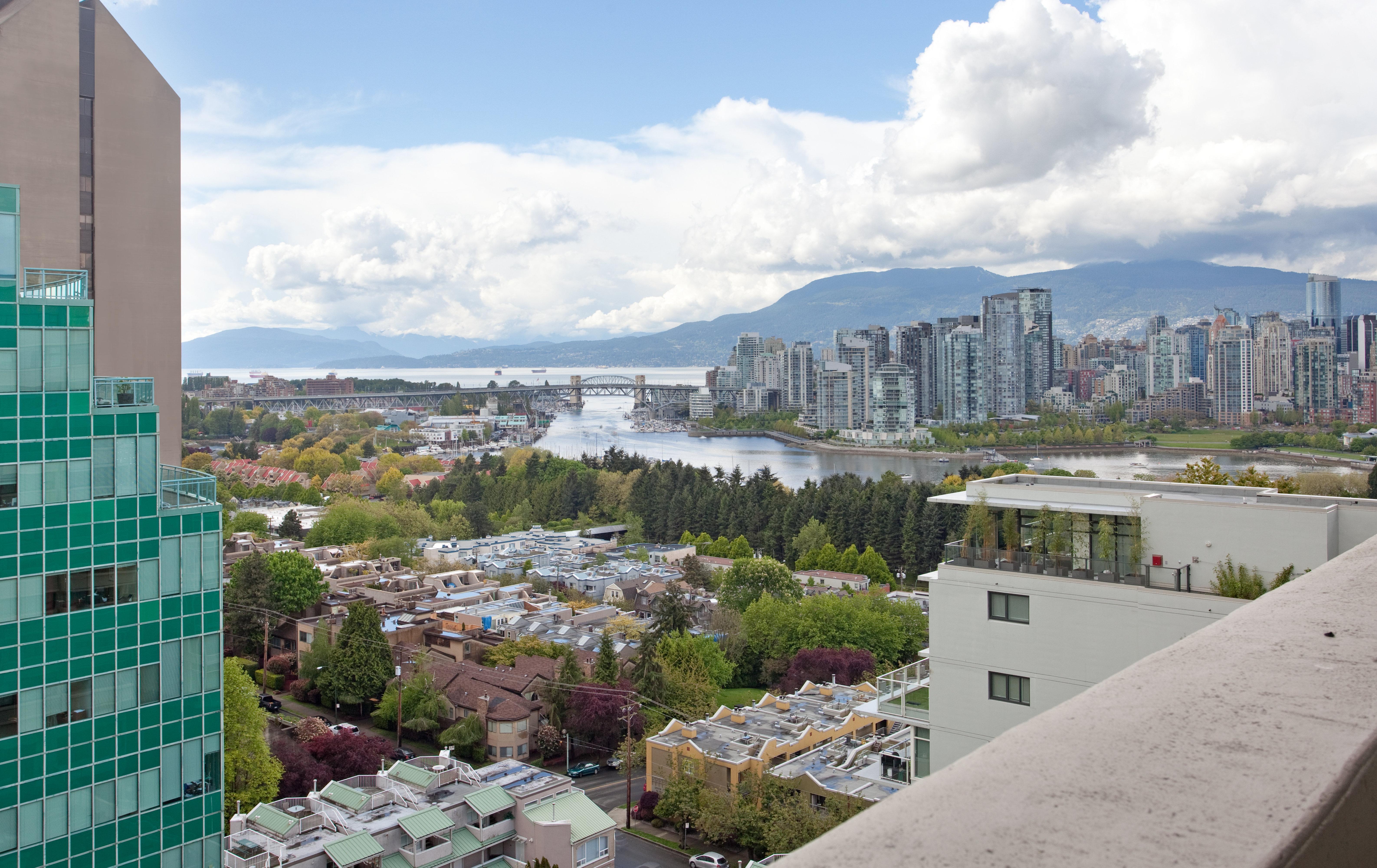 Holiday Inn Vancouver-Centre Broadway By Ihg Exterior foto