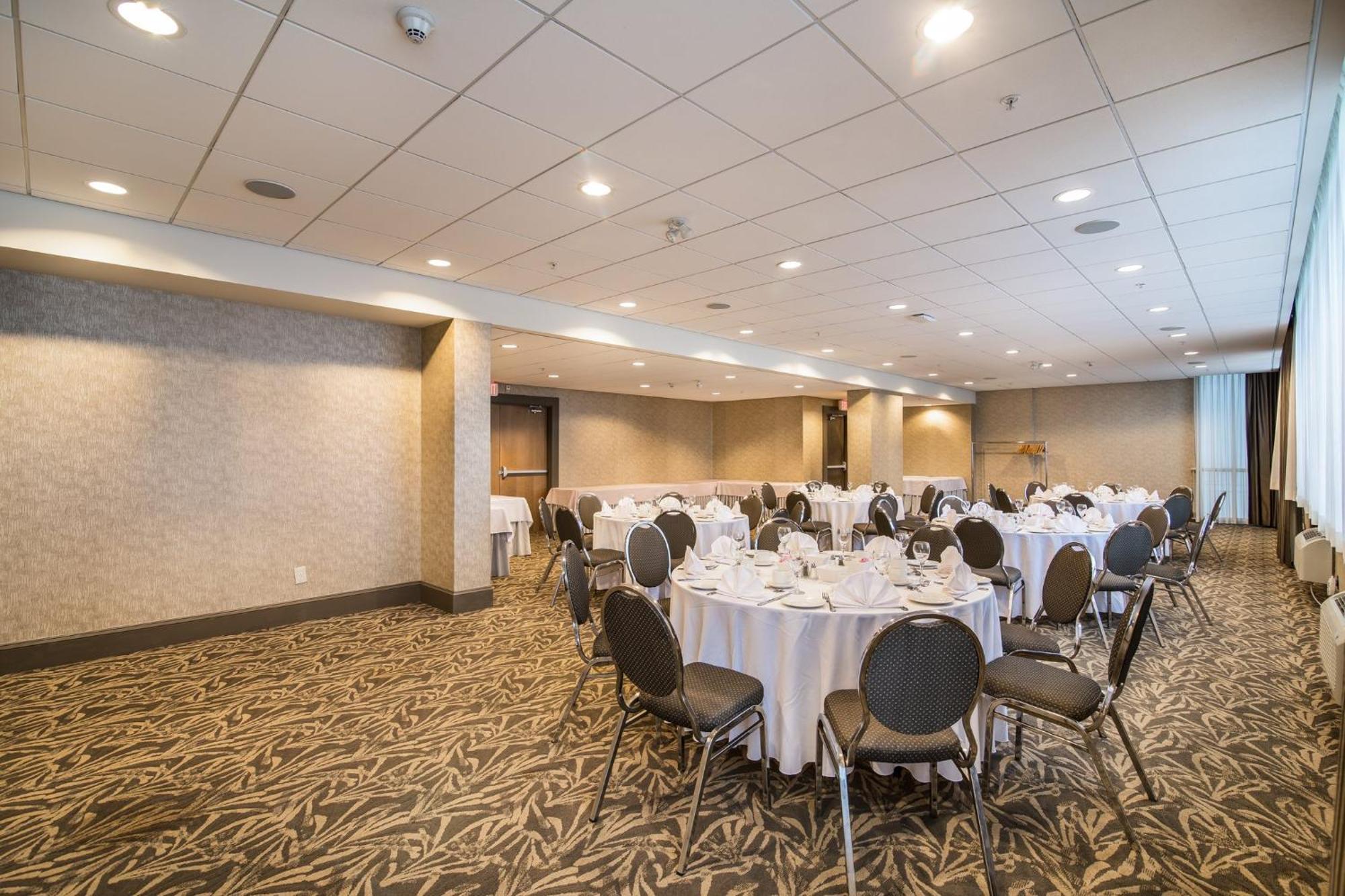 Holiday Inn Vancouver-Centre Broadway By Ihg Exterior foto