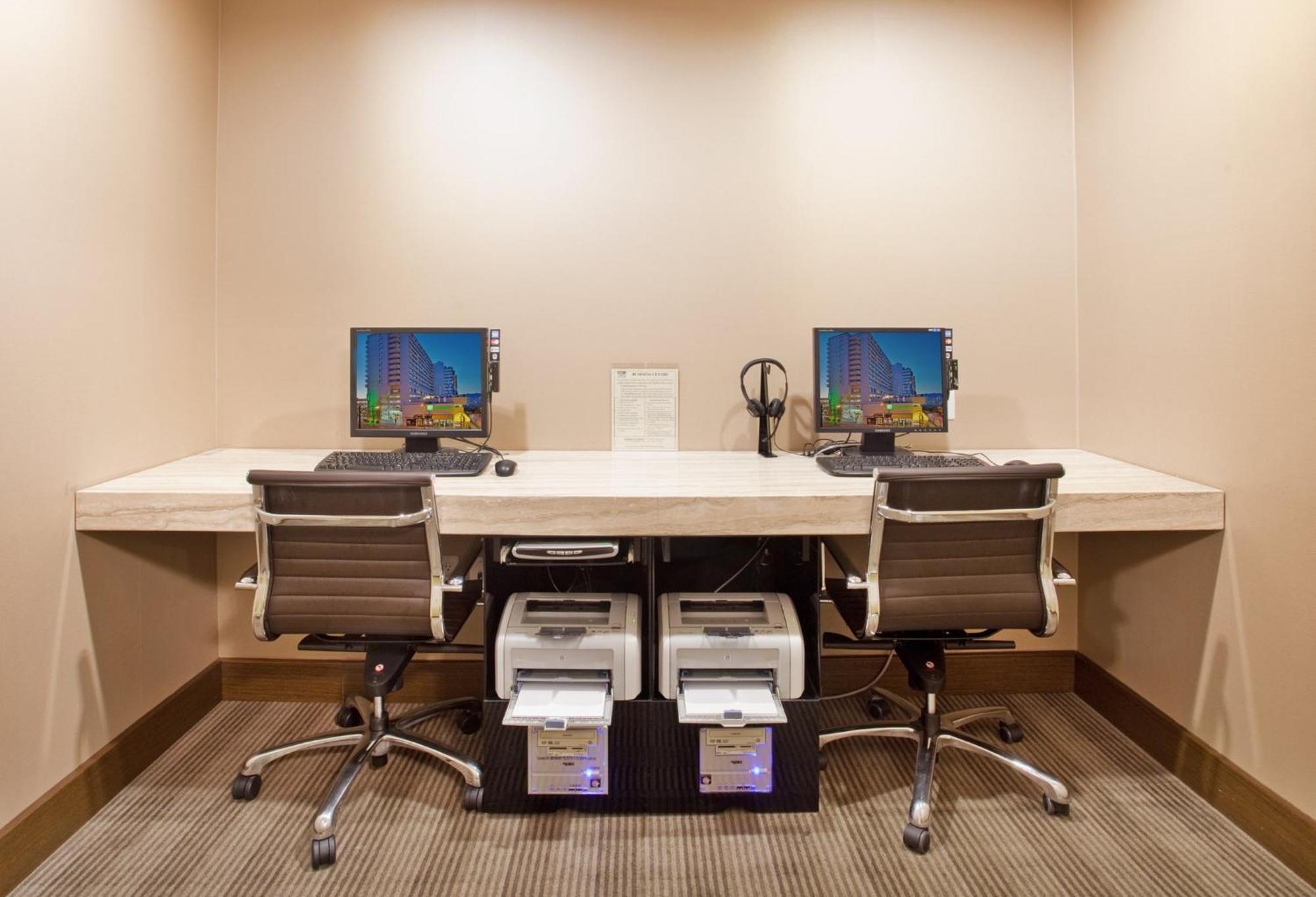 Holiday Inn Vancouver-Centre Broadway By Ihg Exterior foto